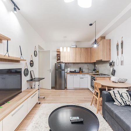 Noir Apartment By Kondo Stays تيرانا المظهر الخارجي الصورة